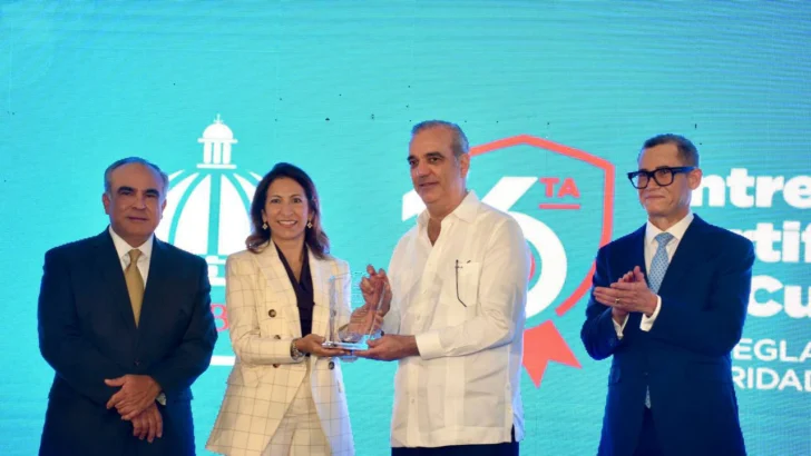 Gobierno entrega 1,087 certificaciones y reconoce a empresas por fortalecer la seguridad y salud en el trabajo Gobierno entrega 1,087 certificaciones y reconoce a empresas por fortalecer la seguridad y salud en el trabajo