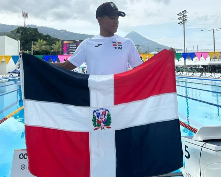 Estudiante del INTEC integra la selección dominicana de natación para Santo Domingo 2026
