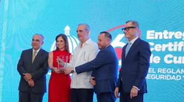 AES Dominicana es reconocida por el Ministerio de Trabajo por la excelencia en sus estándares de seguridad laboral y salud