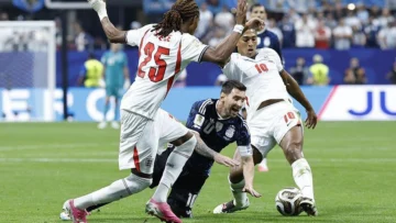 ¡Tarjeta amarilla a Anderson por una falta contra Messi! Argentina e Inglaterra empatan 0-0 por el pase a la final del Mundial 2026