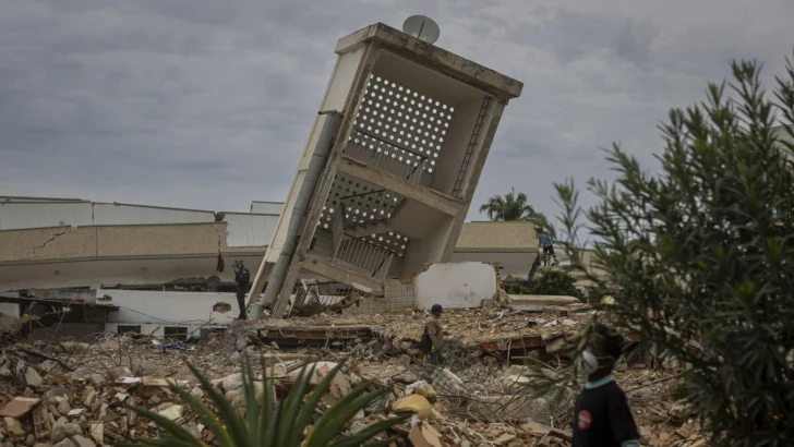 Venezuela elevó este lunes a 6.125 cifra de muertos por los terremotos de junio