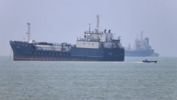 EE.UU. e Irán retoman hostilidades tras ataque contra barco en estrecho de Ormuz