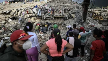 Aumentan a 5.398 los muertos por los terremotos en Venezuela