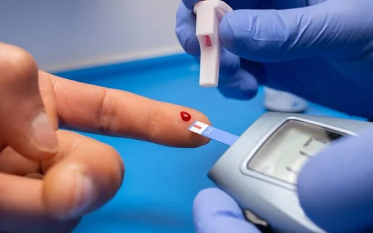 Vinculan falta de sueño y aumento de peso con riesgo cardiometabólico