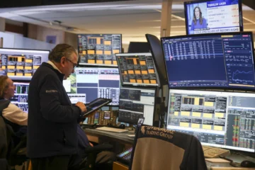 Wall Street cierra en rojo, lastrado por la caída de tecnológicas vinculadas a la IA