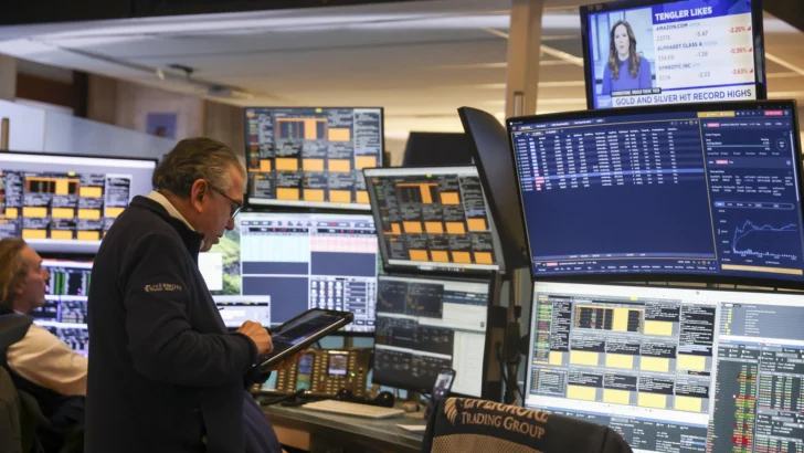 Wall Street cierra en rojo, lastrado por la caída de tecnológicas vinculadas a la IA