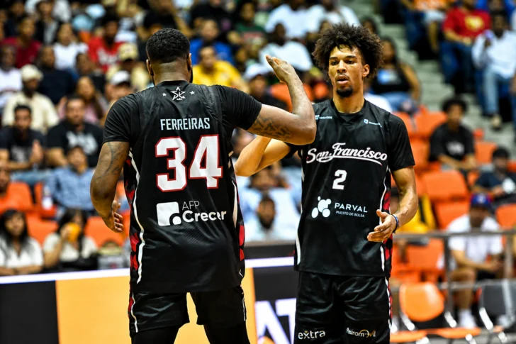 Gigantes vencen a los Metros y toman ventaja en la final de la Súper Liga LNB