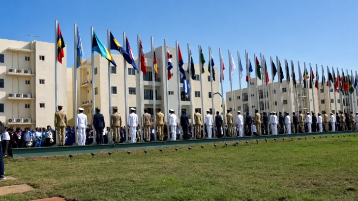 Santo Domingo 2026: Izan las banderas de los 37 países participantes en la Villa Centroamericana y del Caribe