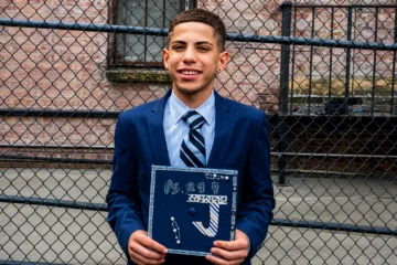 Matan de una bala perdida al hijo de 12 años de un sargento del NYPD en El Bronx
