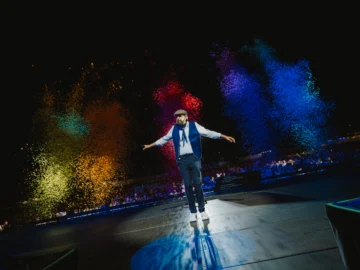 Juan Luis Guerra llena Son Fusteret en Mallorca pese al calor y al Mundial
