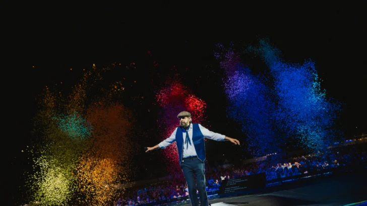 Juan Luis Guerra llena Son Fusteret en Mallorca pese al calor y al Mundial