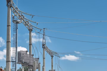 Sector eléctrico debatirá cómo fortalecer la red frente a huracanes, inundaciones y otros eventos extremos Sector eléctrico debatirá cómo fortalecer la red frente a huracanes, inundaciones y otros eventos extremos