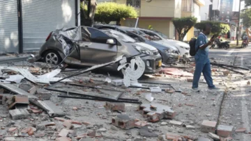 Un fuerte terremoto de magnitud 7,4 sacude el occidente de Colombia y se deja sentir en gran parte del país
