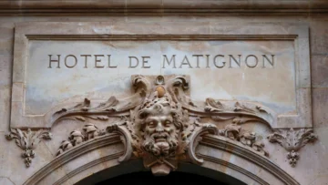 Francia: la oficina del primer ministro, sacudida por casos de suicidio y denuncias de acoso