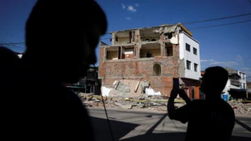 En directo: Gobierno de Colombia decreta tres días de duelo nacional por las víctimas del terremoto En directo: Gobierno de Colombia decreta tres días de duelo nacional por las víctimas del terremoto