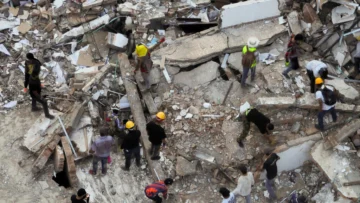 En directo: Chocó termina la fase de búsqueda tras sismo en Colombia; otras ciudades mantienen labores de rescate En directo: Chocó termina la fase de búsqueda tras sismo en Colombia; otras ciudades mantienen labores de rescate
