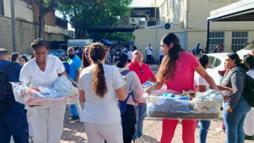 'Mi prioridad era sacar a esos niños': la historia de una de las imágenes más conmovedoras del terremoto en Colombia 'Mi prioridad era sacar a esos niños': la historia de una de las imágenes más conmovedoras del terremoto en Colombia