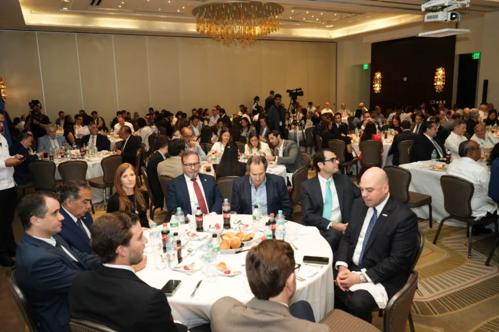 Canciller plantea una mayor integración comercial con México ante escenario global Canciller plantea una mayor integración comercial con México ante escenario global