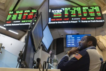 Wall Street cierra en verde tras caída del petróleo y subida de las tecnológicas