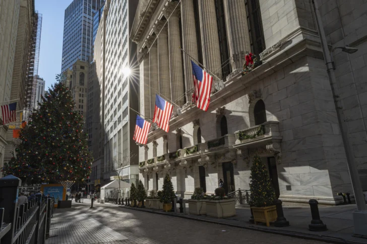 Wall Street cierra con récords del Dow Jones y S&P 500, ante optimismo por pacto en Ormuz
