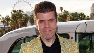 El bloguero Perez Hilton se recupera en un hospital tras informes de que se autolesionó durante una transmisión en vivo