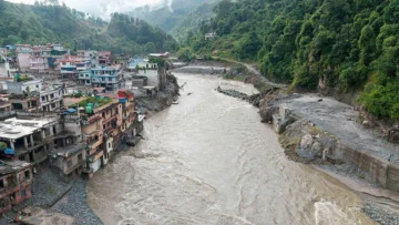 Los mapas y gráficos que muestran la magnitud y el impacto de la avalancha en Nepal y Tíbet