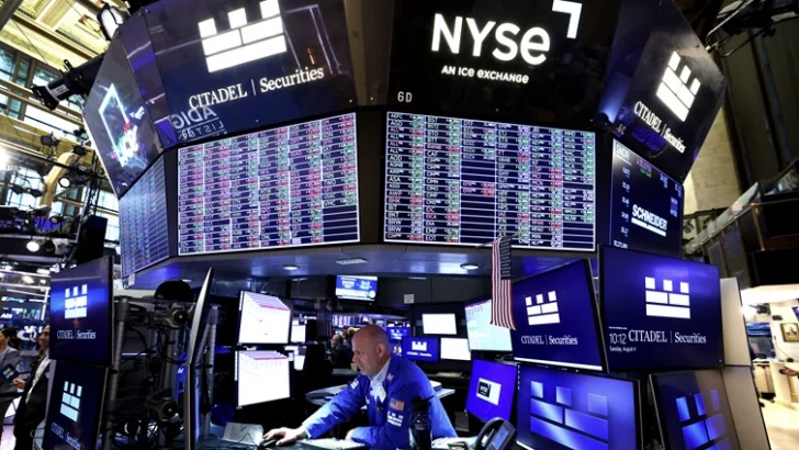 Wall Street cierra mixto, con el Dow en récord gracias a Nvidia y el optimismo sobre Ormuz