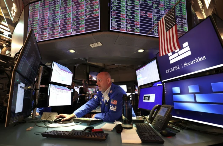 Wall Street cierra en rojo otra jornada marcada por el estrecho de Ormuz