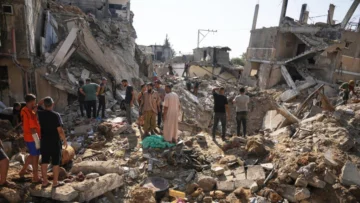 Los ataques israelies en Gaza destruyen sus sistemas de alcantarillado y la infraestructura civil