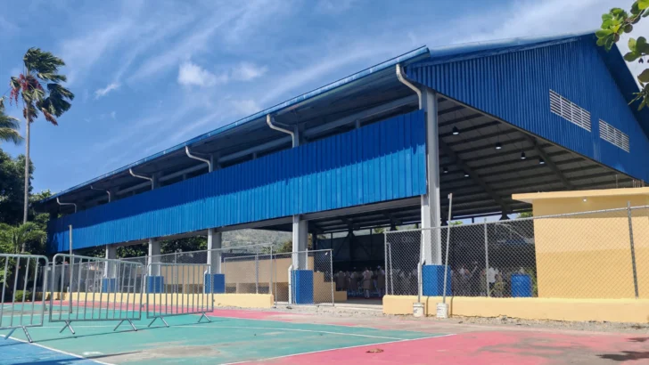 Abinader inaugura techado de politécnico femenino en La Vega previo al inicio del año escolar Abinader inaugura techado de politécnico femenino en La Vega previo al inicio del año escolar