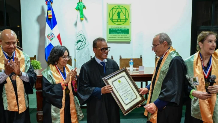 Academia de Ciencias inviste al escritor y poeta Basilio Belliard como Miembro de Número