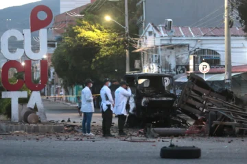 Ofrecen hasta 270.000 dólares por información de atentado que dejó 11 heridos en Colombia Ofrecen hasta 270.000 dólares por información de atentado que dejó 11 heridos en Colombia
