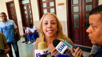 Claudia Pérez Ramírez, “La Tora”, se presenta ante juez tras orden de arresto e impedimento de salida Claudia Pérez Ramírez, “La Tora”, se presenta ante juez tras orden de arresto e impedimento de salida