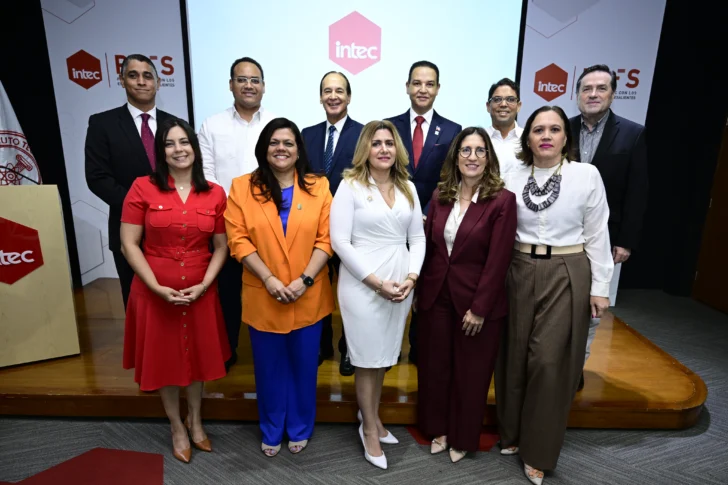 INTEC entrega Becas PIES a 22 jóvenes sobresalientes