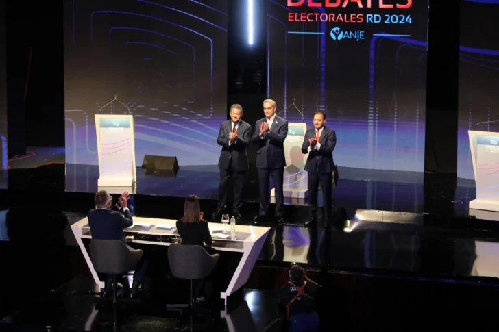 Abel recuerda el debate presidencial con Abinader y Leonel y quiere otros a cargo de la JCE Abel recuerda el debate presidencial con Abinader y Leonel y quiere otros a cargo de la JCE