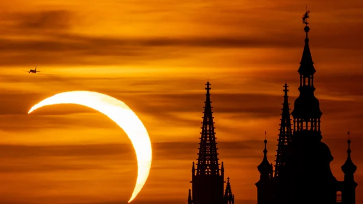 El espectáculo astronómico continúa con otro eclipse total en 2027 y uno anular en 2028
