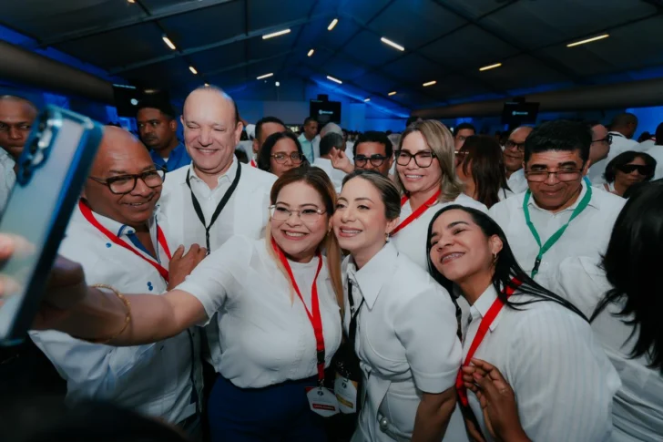 Destacan la fortaleza de la dirigente para articular de manera efectiva el trabajo político y organizativo en los territorios. Destacan la fortaleza de la dirigente para articular de manera efectiva el trabajo político y organizativo en los territorios.