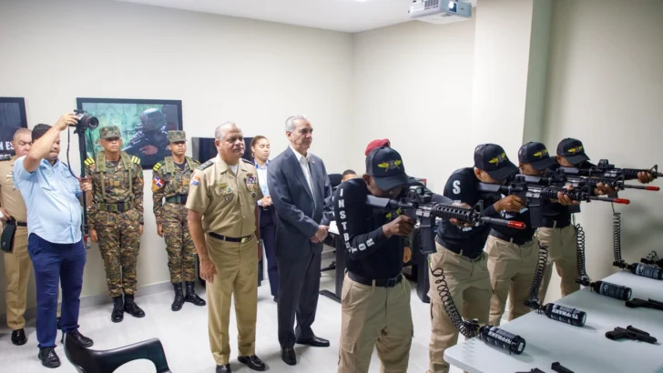 Abinader inaugura centro de entrenamiento militar con simuladores, pista de obstáculos y salas de tiro virtual en San Isidro 