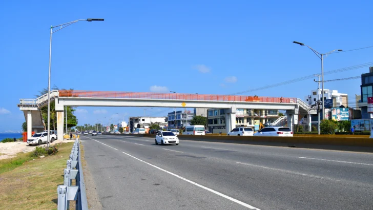 Obras Públicas anuncia cierre parcial en la autopista Las Américas desde esta noche Obras Públicas anuncia cierre parcial en la autopista Las Américas desde esta noche