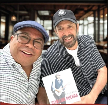 Juan Luis Guerra saluda y agradece el libro de Euri Cabral sobre su vida artística