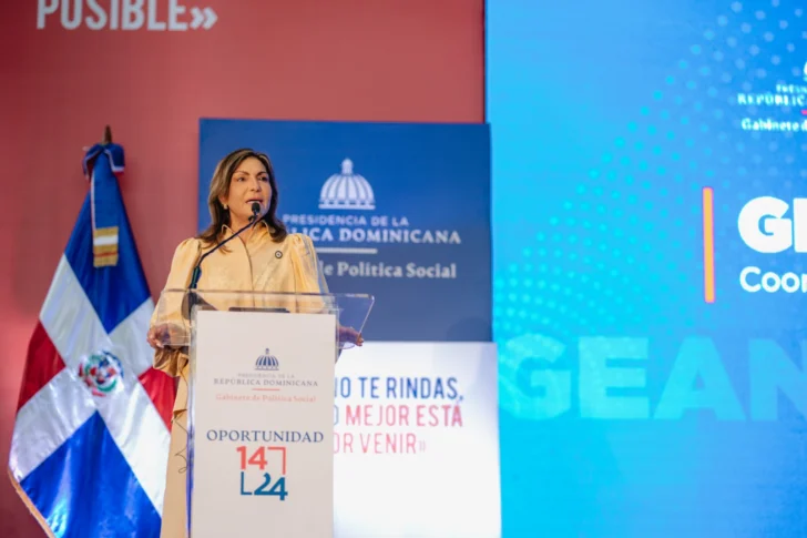Luis Abinader encabeza graduación de 1,152 jóvenes de Oportunidad 14-24 en la Región Sur