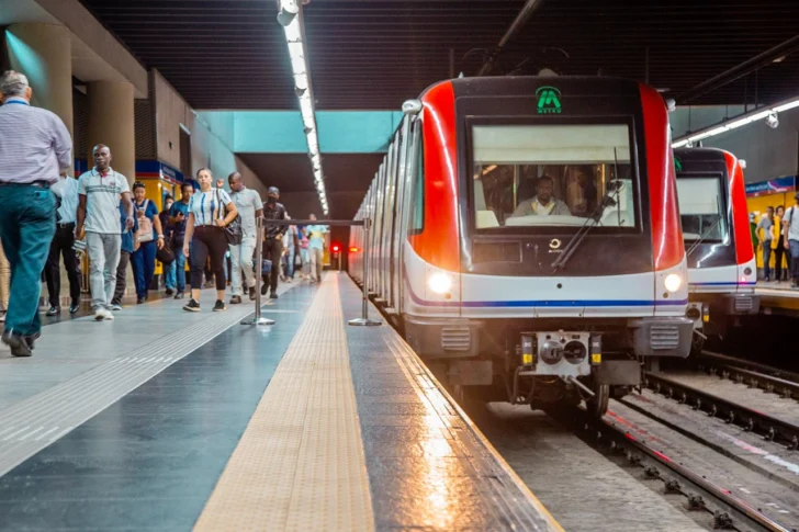 De los coches de caballos al monorriel: así ha cambiado el transporte en Santo Domingo
