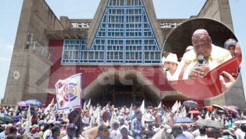 Castro Marte destaca la fe y generosidad de personas humildes durante peregrinación a la Basílica
