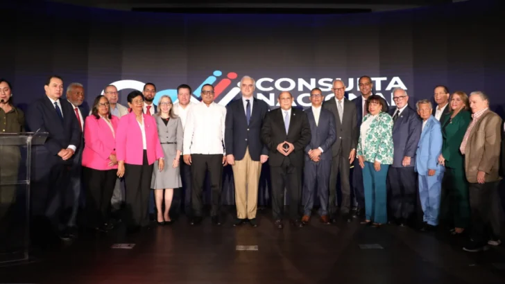 Enrique de León advierte que reforma educativa no debe convertirse en un mecanismo de sanción contra maestros