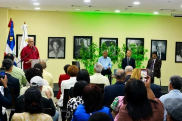 Panel en la UASD analiza vigencia de “De Cristóbal Colón a Fidel Castro”, de Juan Bosch
