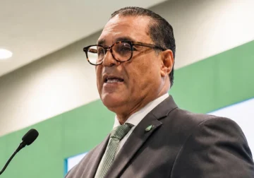 Peña Santana: Gobierno pudo evitar arancel adicional de 12.5 % a exportaciones dominicanas