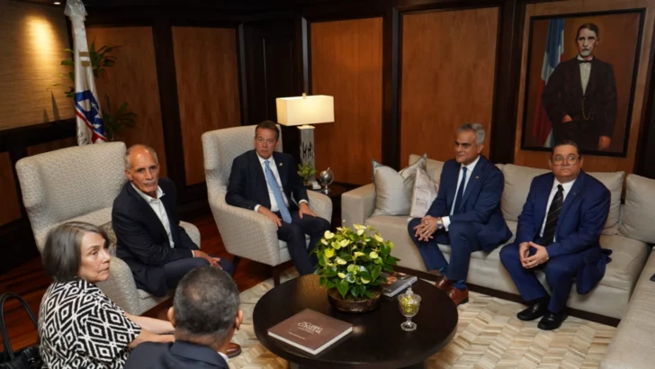 Presidente de Honduras inicia visita oficial a República Dominicana