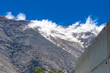 Primeros reportes informan de deslizamientos de tierra tras terremoto de 7,2 en Perú
