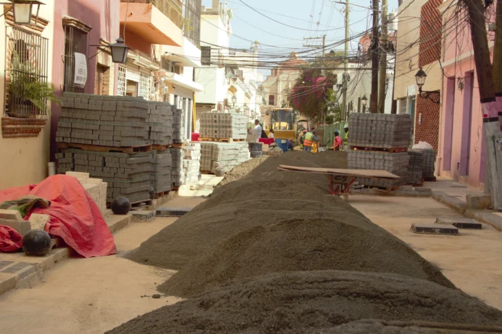 Ciudad Colonial mantiene el tránsito sin cambios pese a inicio anunciado de plan piloto