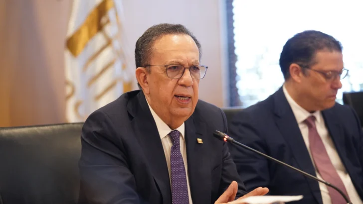 Autoridades económicas y banca analizan impacto del conflicto en Oriente Medio y la volatilidad del petróleo